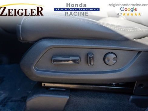 Used 2025 Honda Pilot Touring image 18