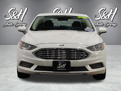Used 2017 Ford Fusion SE w/ Fusion SE Technology Package FWD image 13