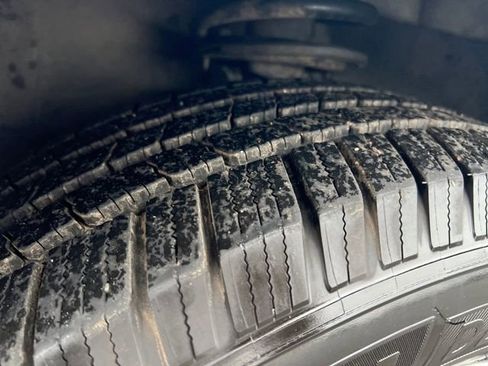 Used 2017 Chevrolet Traverse LT image 23