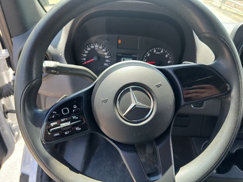 Used 2023 Mercedes-Benz Sprinter 2500 image 23