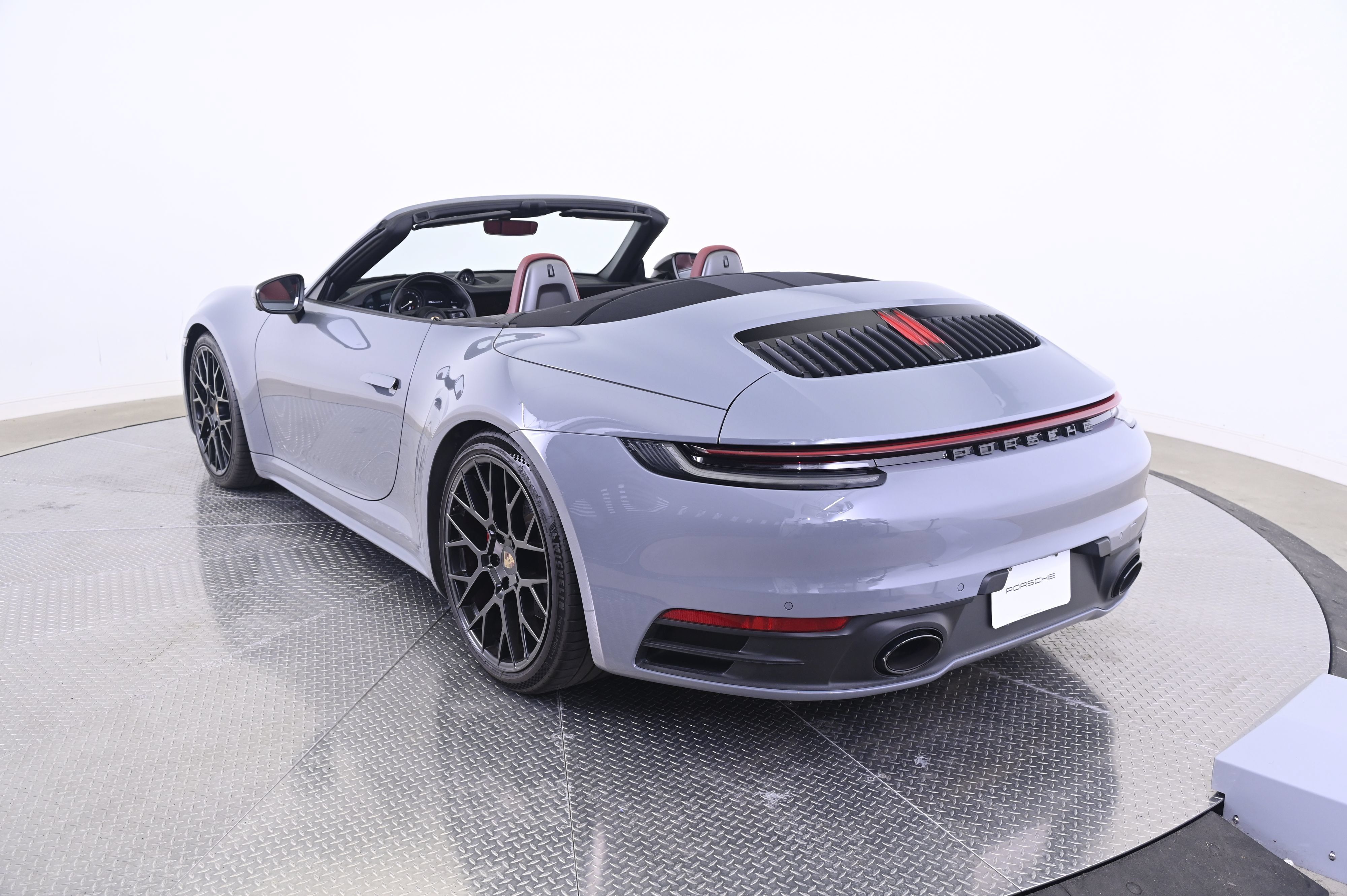 Certified 2023 Porsche 911 Carrera S RWD image 3