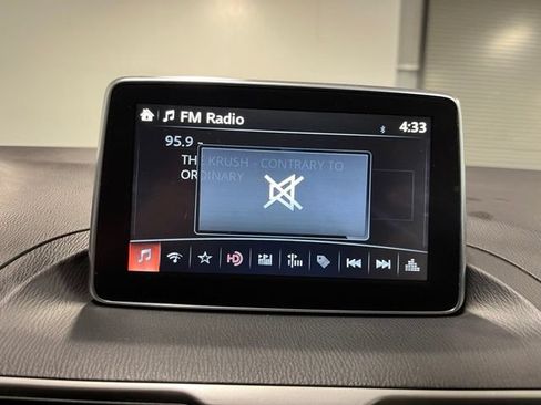 Used 2015 MAZDA MAZDA3 i Sport FWD image 26