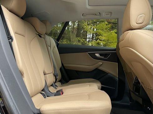 Used 2019 Audi Q8 Premium Plus w/ Premium Plus image 18