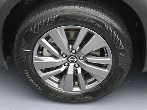 Used 2025 Nissan Pathfinder SV image 7