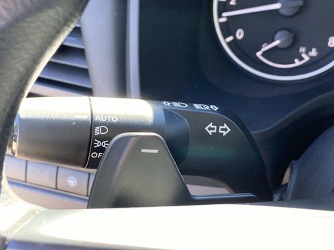 Used 2024 Nissan Rogue SV image 20