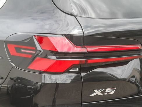 Used 2024 BMW X5 xDrive40i w/ Premium Package AWD/4WD image 7