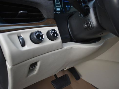 Used 2020 Cadillac Escalade ESV Premium Luxury image 42