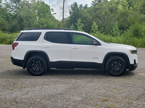 Used 2023 GMC Acadia AT4 w/ Technology Package AWD/4WD image 4