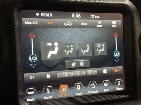 Used 2019 Jeep Wrangler Unlimited Sahara image 16