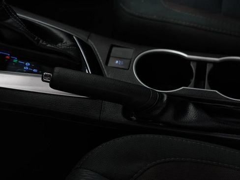 Used 2019 Toyota Corolla LE FWD image 42