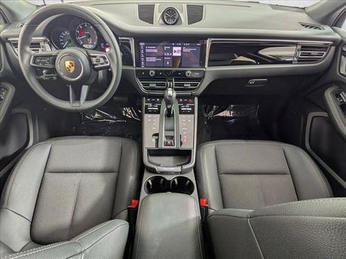 Used 2025 Porsche Macan AWD/4WD image 21