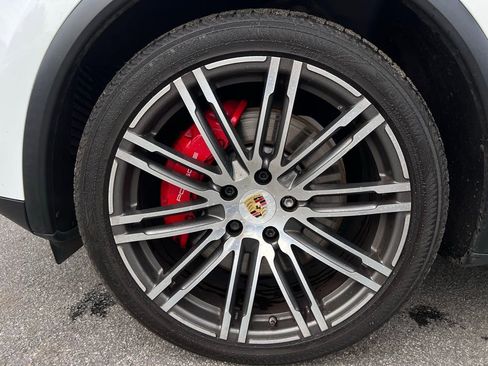Used 2015 Porsche Cayenne Turbo AWD/4WD image 10