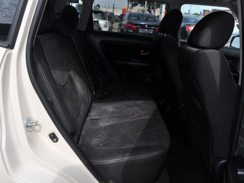 Used 2013 Kia Soul + FWD image 14