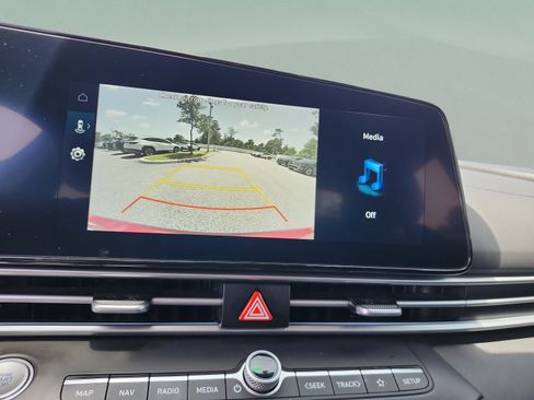 Certified 2024 Hyundai Elantra Blue FWD image 24