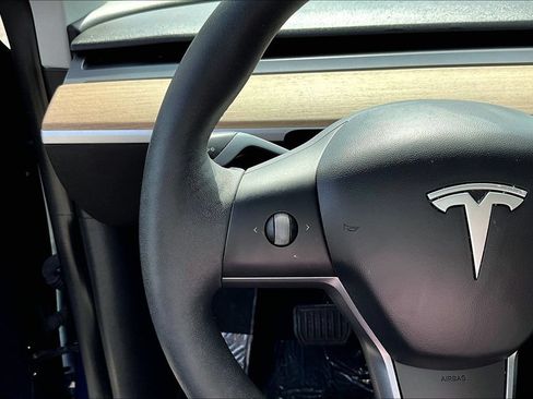 Used 2021 Tesla Model Y Long Range AWD/4WD image 11