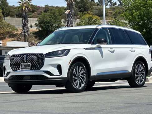 New 2026 Lincoln Aviator 2WD image 7