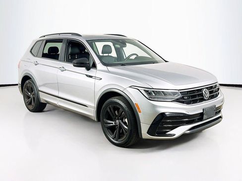 Certified 2024 Volkswagen Tiguan SE R-Line AWD/4WD image 3