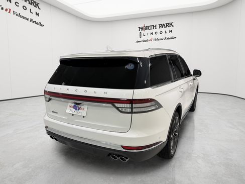 Used 2023 Lincoln Aviator Reserve w/ Equipment Group 201A AWD/4WD image 5