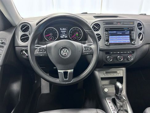 Used 2015 Volkswagen Tiguan SE image 3