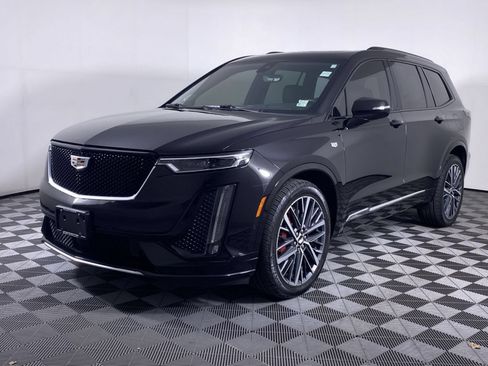 Certified 2023 Cadillac XT6 Sport w/ Platinum Package AWD/4WD image 18