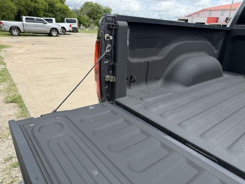 Used 2017 RAM 1500 Rebel w/ Luxury Group AWD/4WD image 4