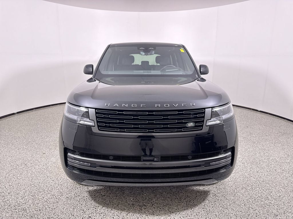Used 2024 Land Rover Range Rover SE AWD/4WD image 3