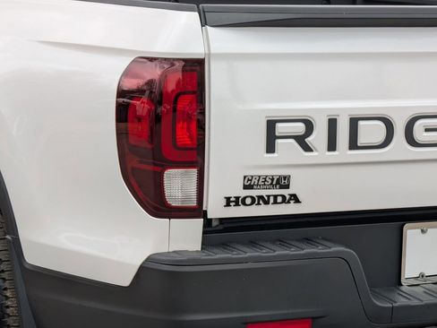 Used 2025 Honda Ridgeline Sport image 13