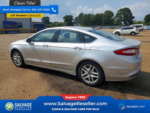 Used 2015 Ford Fusion SE FWD image 3