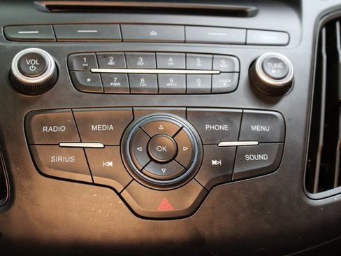 Used 2017 Ford Focus SE image 21