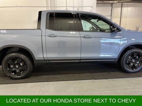 Certified 2025 Honda Ridgeline Black Edition image 8