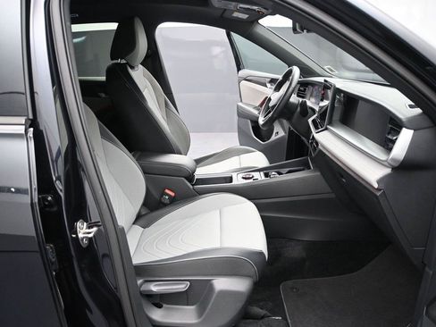 Used 2025 Volkswagen Tiguan SE R-Line AWD/4WD image 18