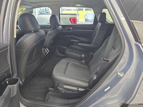 Used 2023 Kia Sorento SX AWD/4WD image 10