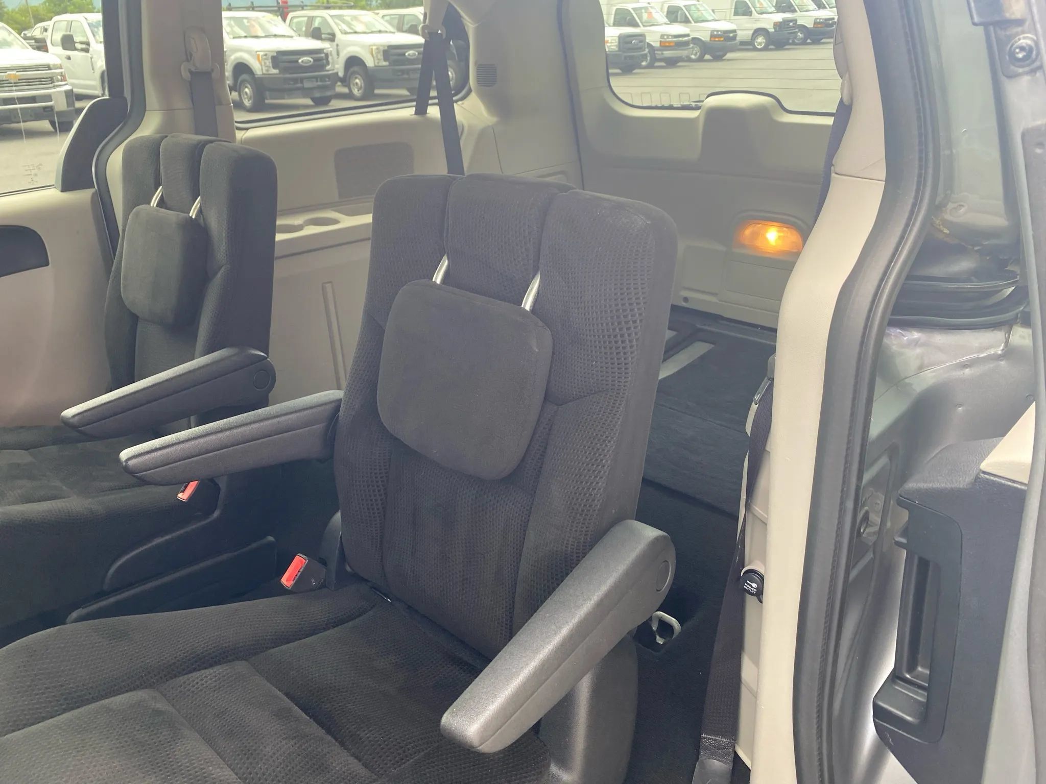 Used 2016 Dodge Grand Caravan SE w/ Quick Order Package 29E SE FWD image 22