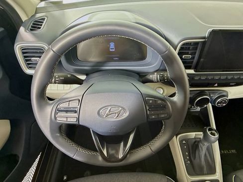 Certified 2024 Hyundai Venue Limited FWD image 13