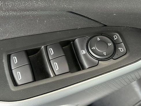Used 2025 Chevrolet Trax LS FWD image 18