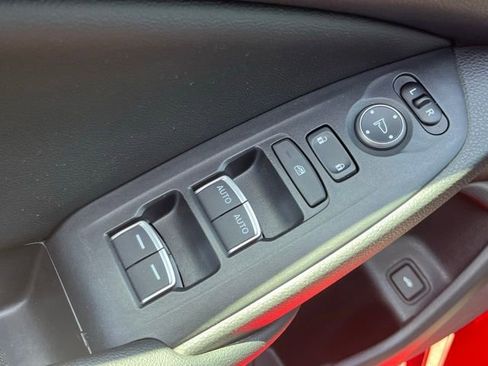 Used 2019 Honda Accord Sport image 12