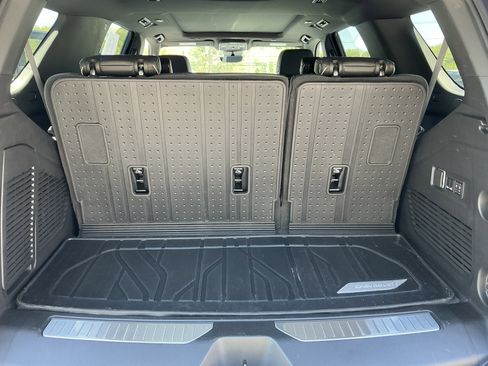 Used 2024 Chevrolet Tahoe Premier AWD/4WD image 21