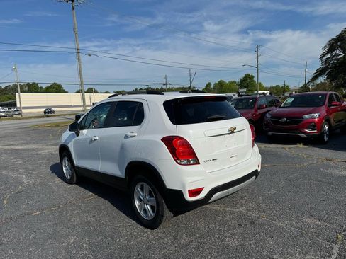 Used 2021 Chevrolet Trax LT w/ Premium Seat Package image 4