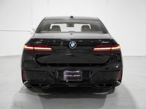 Used 2023 BMW 760i xDrive image 4