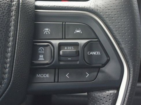 Used 2025 Toyota 4Runner SR5 image 9