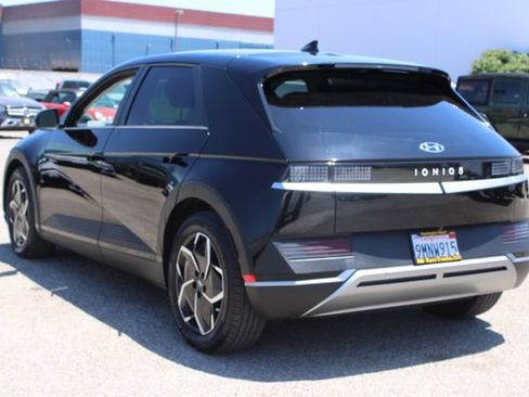 Used 2024 Hyundai Ioniq 5 SE RWD image 3