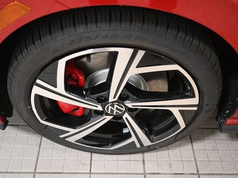 New 2026 Volkswagen GTI SE FWD image 18