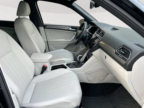 Used 2022 Volkswagen Tiguan SE R-Line AWD/4WD image 29
