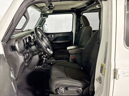 Used 2021 Jeep Wrangler Unlimited Sahara AWD/4WD image 11
