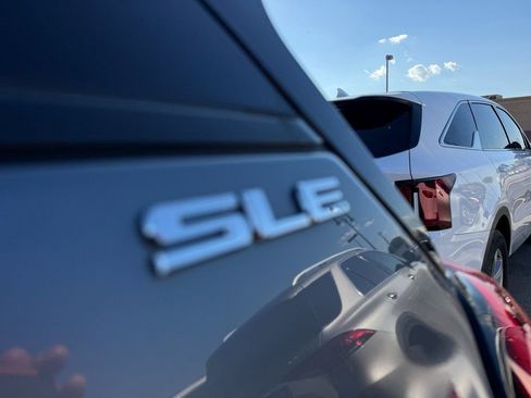 Used 2021 GMC Terrain SLE w/ Driver Convenience Package image 25