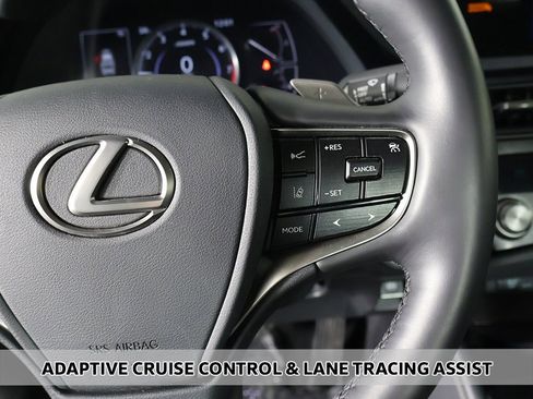 Used 2025 Lexus ES 350 w/ Premium Package image 4