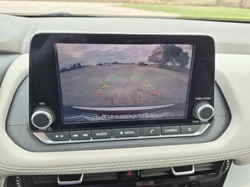 Used 2023 Nissan Rogue SV image 14