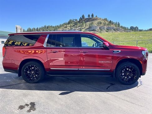Used 2024 GMC Yukon XL Denali AWD/4WD image 4