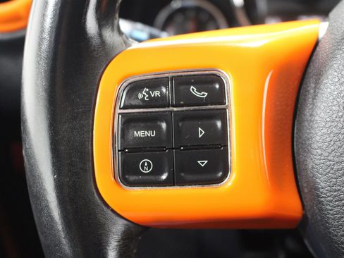 Used 2015 Jeep Wrangler Rubicon AWD/4WD image 10