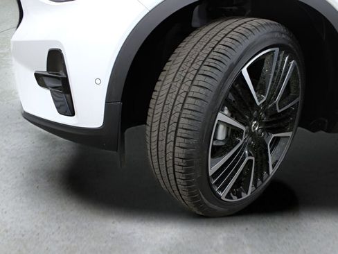 New 2026 Volvo XC40 B5 Ultra w/ Protection Package Premier image 43